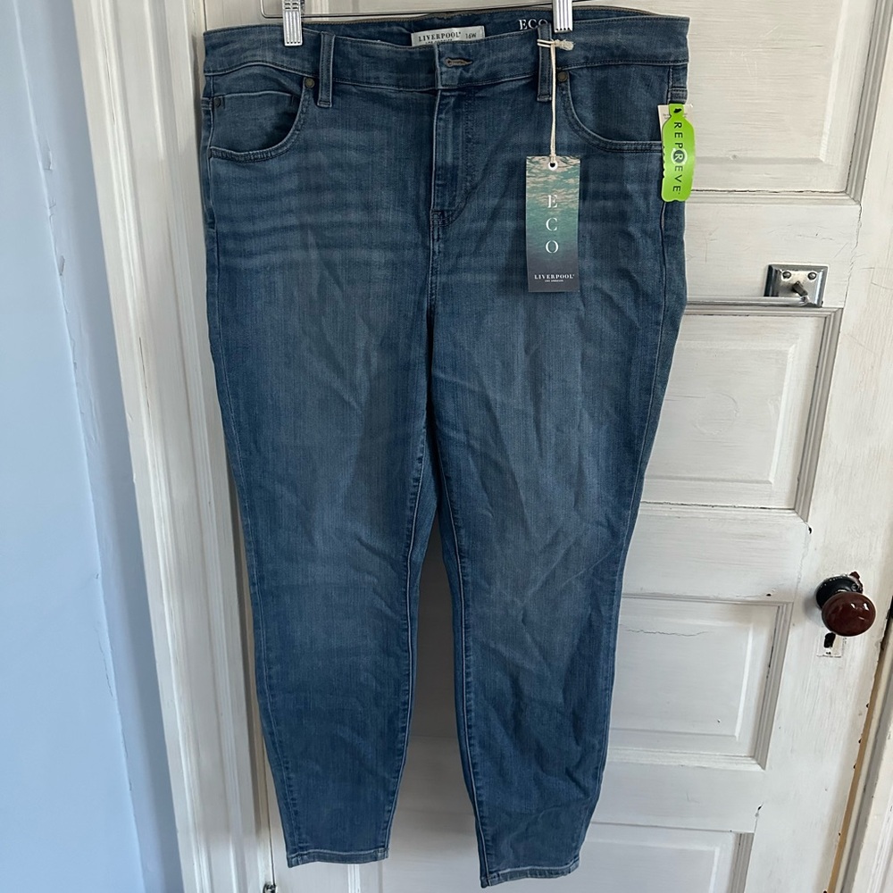 NWT Liverpool Hi Rise Ankle Jeans
